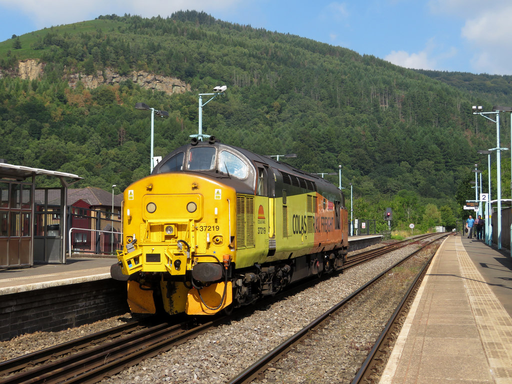 Picture of a class 37 train at a station equipped with laser scanning equipment